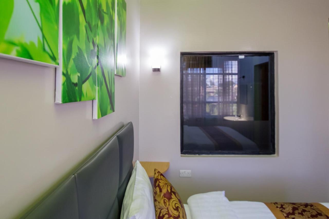 Maple Inn Nairobi Extérieur photo